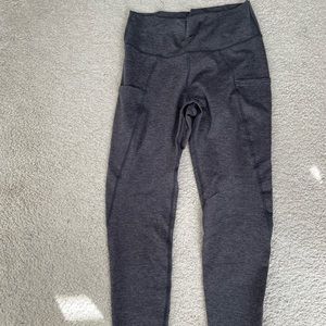 Fleo Reverie Ebony Shark leggings